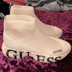 Guess Pause Logo Knit Sneakers in the size 7 in women’s